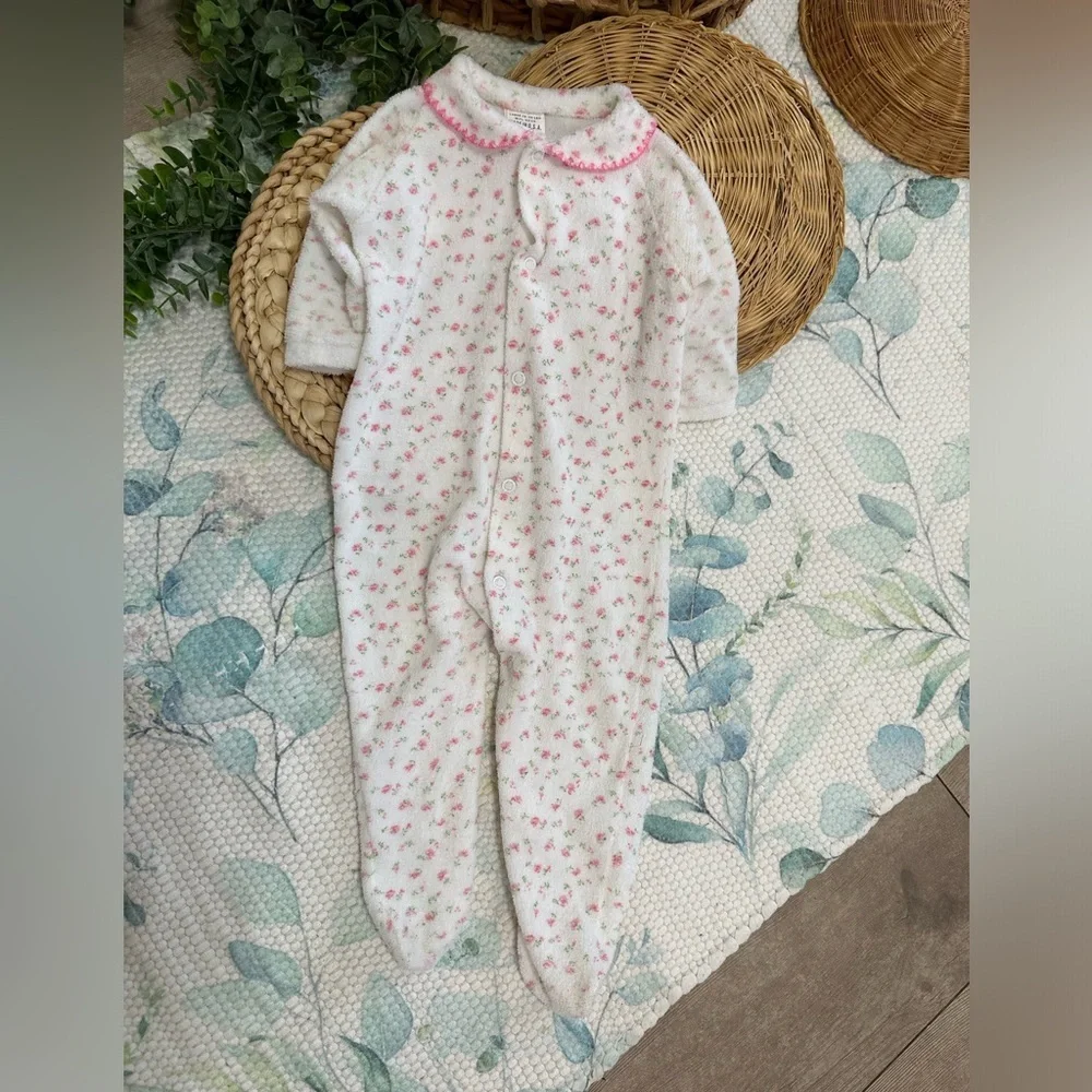 Vintage Baby Girl Clothes 1960s Trim Fit Dainty Floral Footie Pajamas